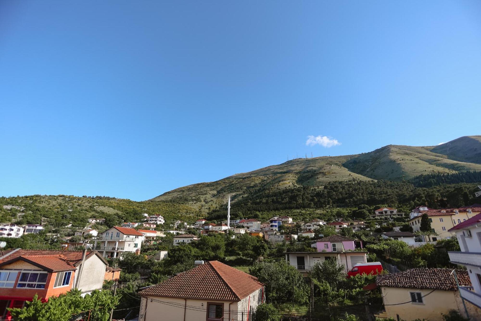 Hotel Shkodra Lake Shiroka ภายนอก รูปภาพ