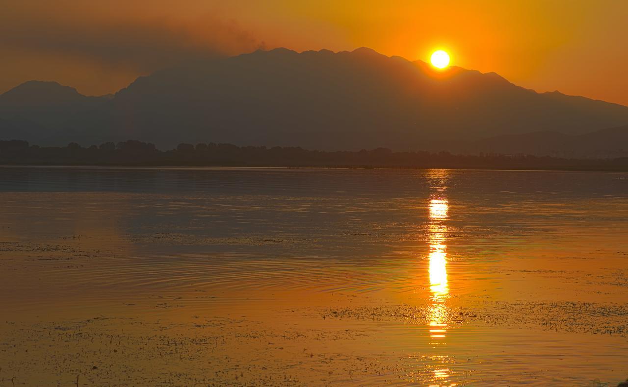 Hotel Shkodra Lake Shiroka ภายนอก รูปภาพ